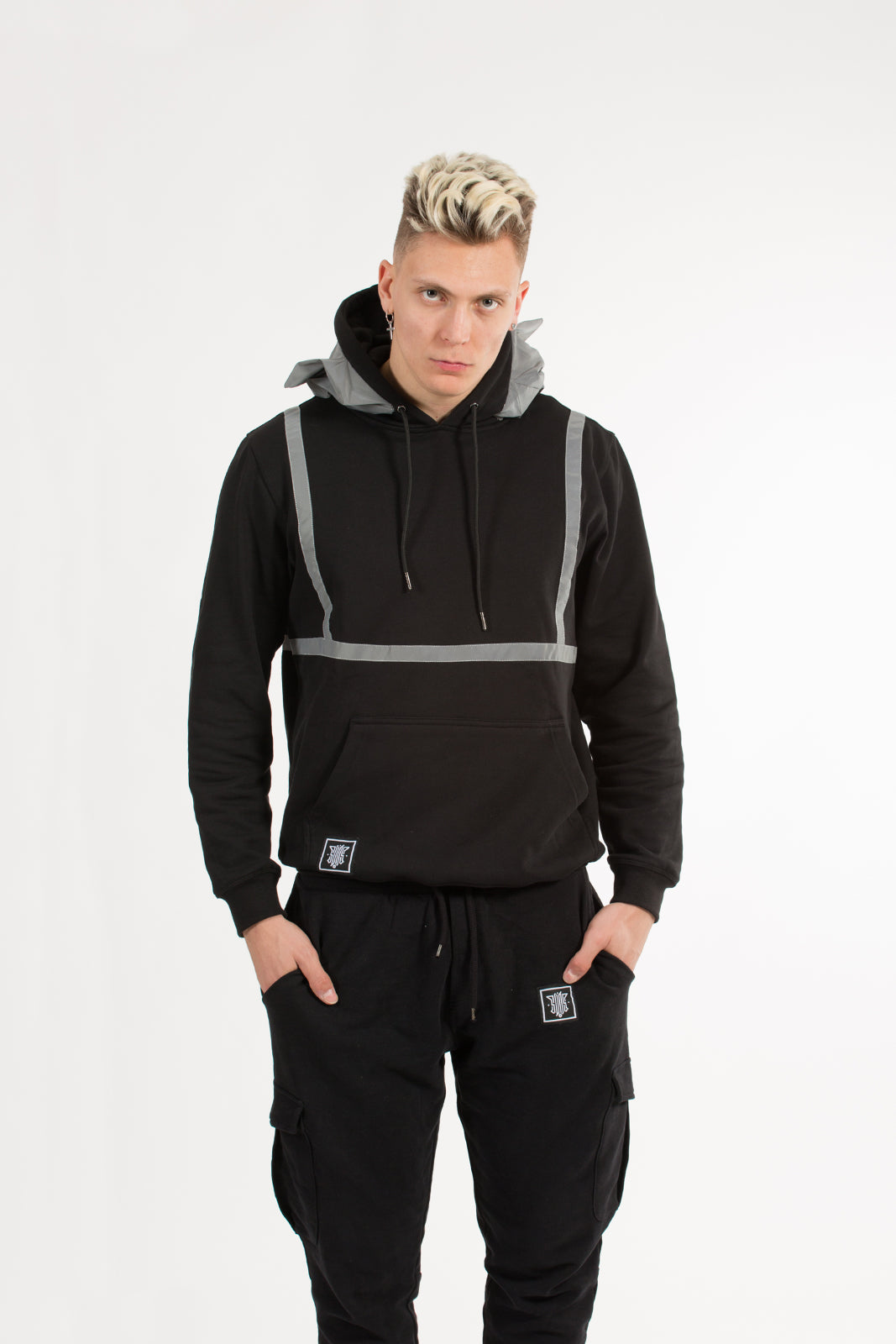 https://cdn.shopify.com/s/files/1/0329/6670/5288/files/Drop1.mp4?v=1587113568